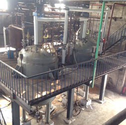 为河北一家化工厂设计制造的9100L的2台不锈钢磁力加氢反应釜